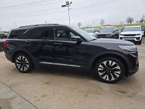 Used 2025 Ford Explorer Platinum w/ LUX Leather Package AWD/4WD image 13