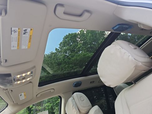 New 2026 Mercedes-Benz GLS 450 4MATIC image 32