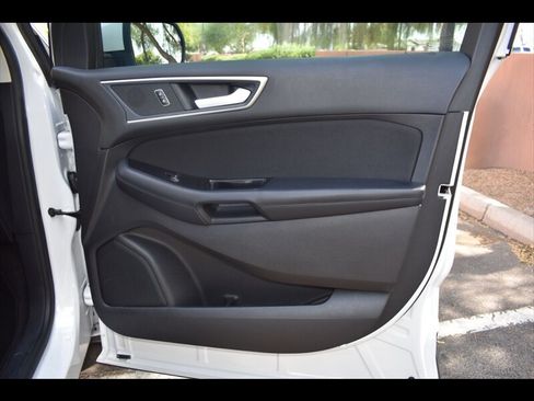 Used 2018 Ford Edge SEL FWD image 35
