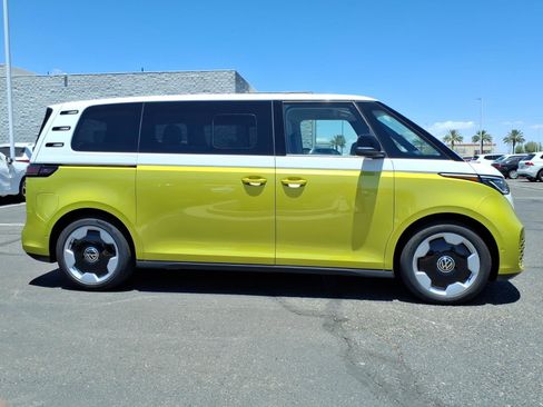 New 2025 Volkswagen ID. Buzz Pro S Plus AWD/4WD image 8