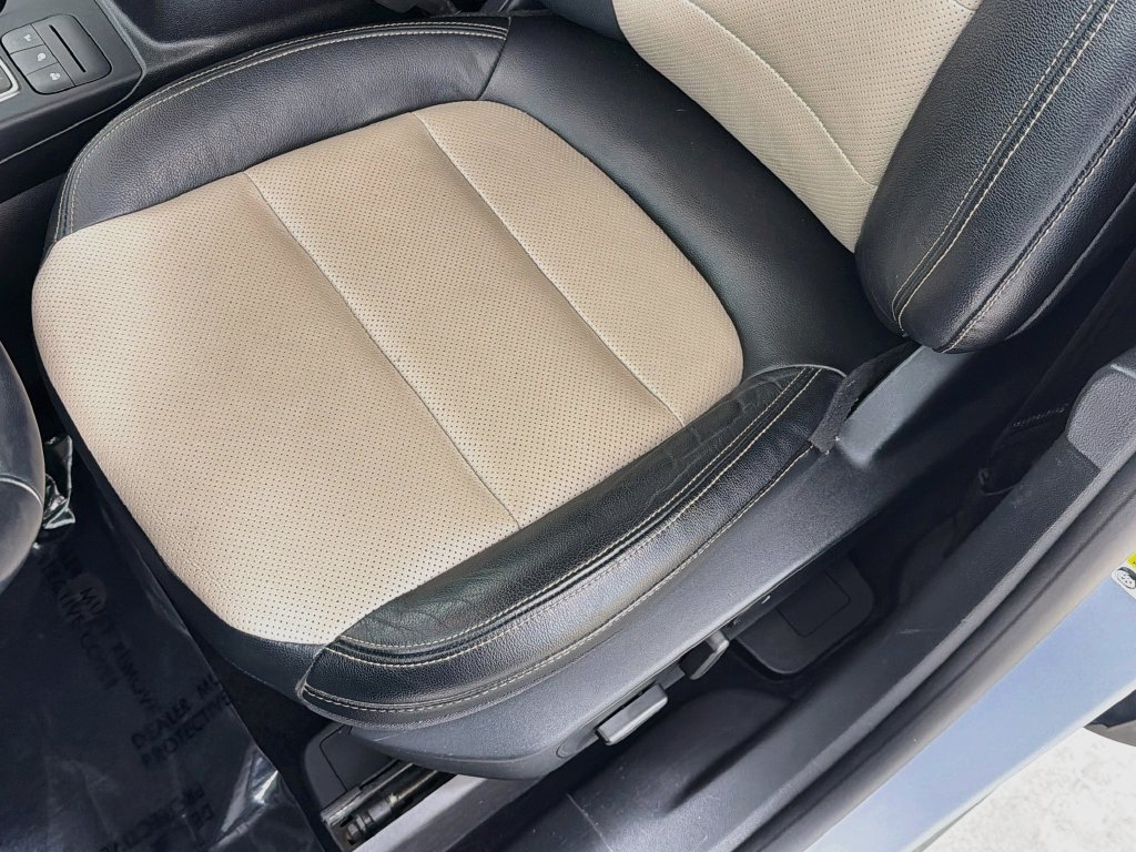 Used 2022 Ford Escape Titanium w/ Titanium Elite Package AWD/4WD image 19