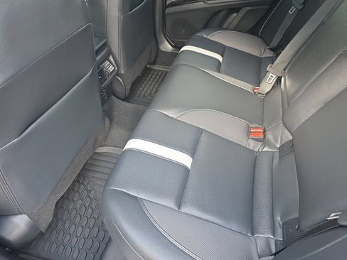 Used 2025 Toyota Camry SE FWD image 10