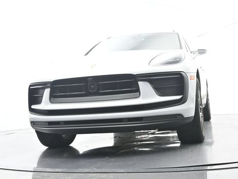 Certified 2023 Porsche Macan AWD/4WD image 51