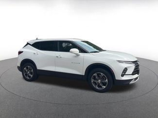 Used 2025 Chevrolet Blazer LT FWD video 2