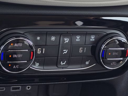 Used 2023 Buick Encore GX Select FWD image 19