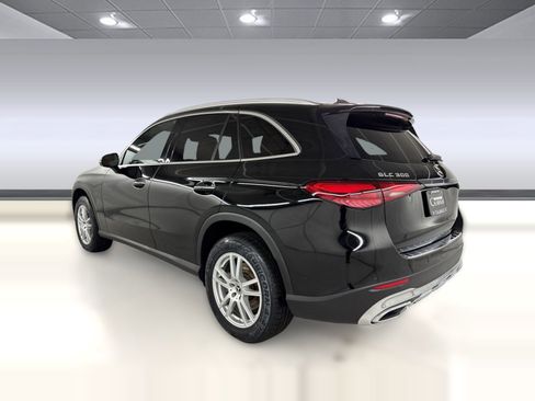 Used 2023 Mercedes-Benz GLC 300 image 3