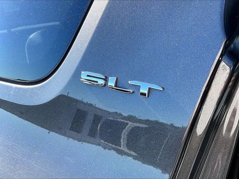 Used 2020 GMC Acadia SLT FWD image 8