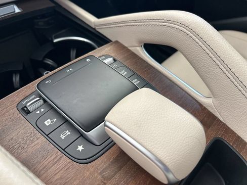 Used 2022 Mercedes-Benz GLE 450 4MATIC w/ AMG Line Exterior image 55