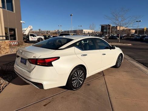 Used 2023 Nissan Altima 2.5 SV FWD image 9