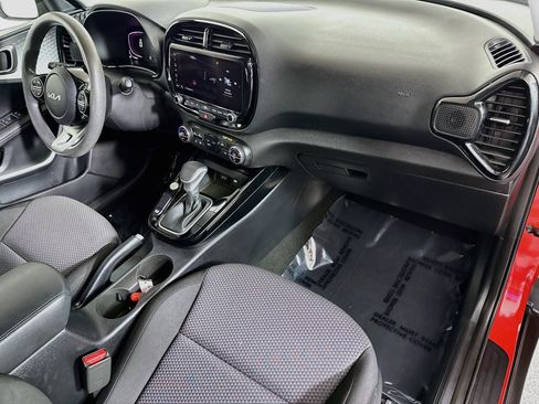 Used 2023 Kia Soul S FWD image 30
