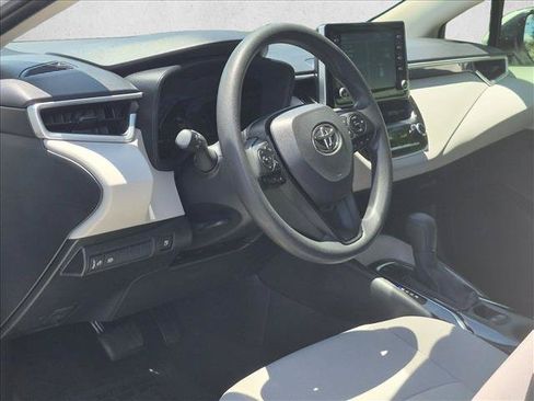 Used 2021 Toyota Corolla LE FWD image 9