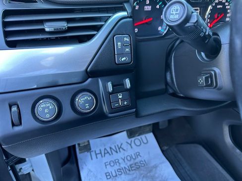 Used 2018 Chevrolet Tahoe LT w/ LT Signature Package AWD/4WD image 18
