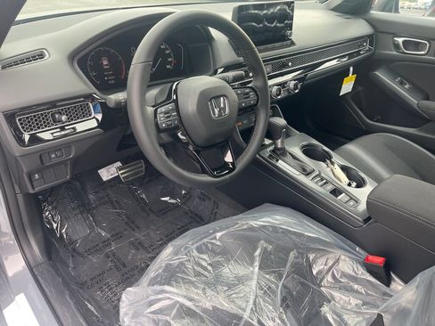 Used 2025 Honda Civic Sport image 6
