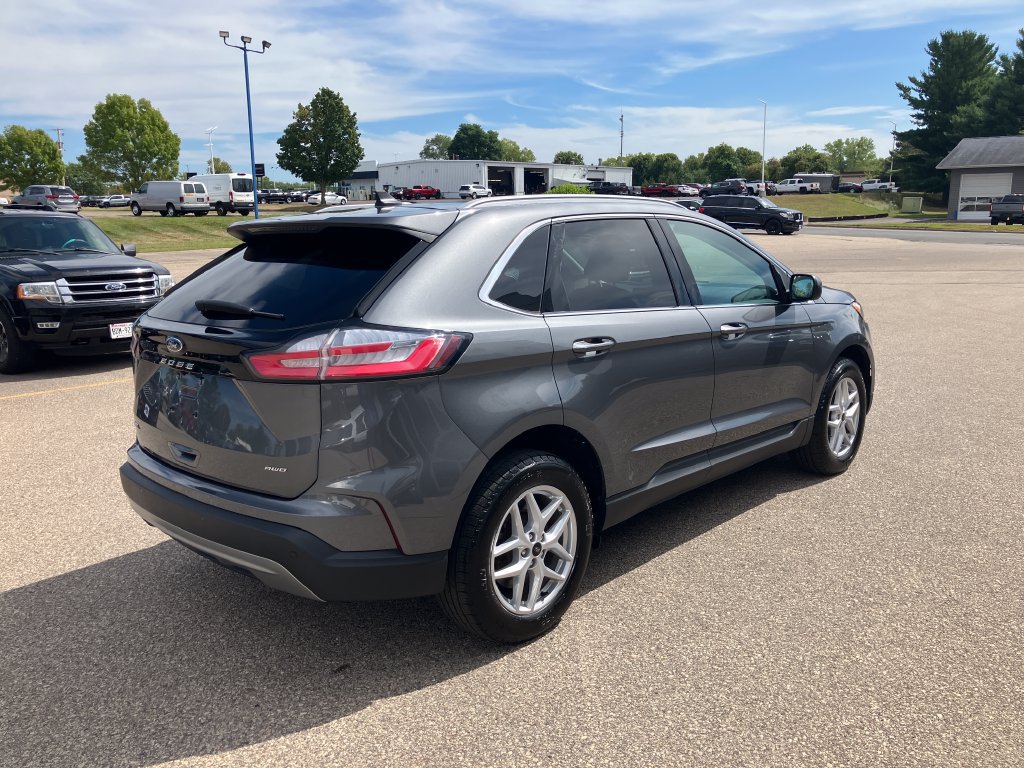Used 2024 Ford Edge SEL w/ Convenience Package AWD/4WD image 6