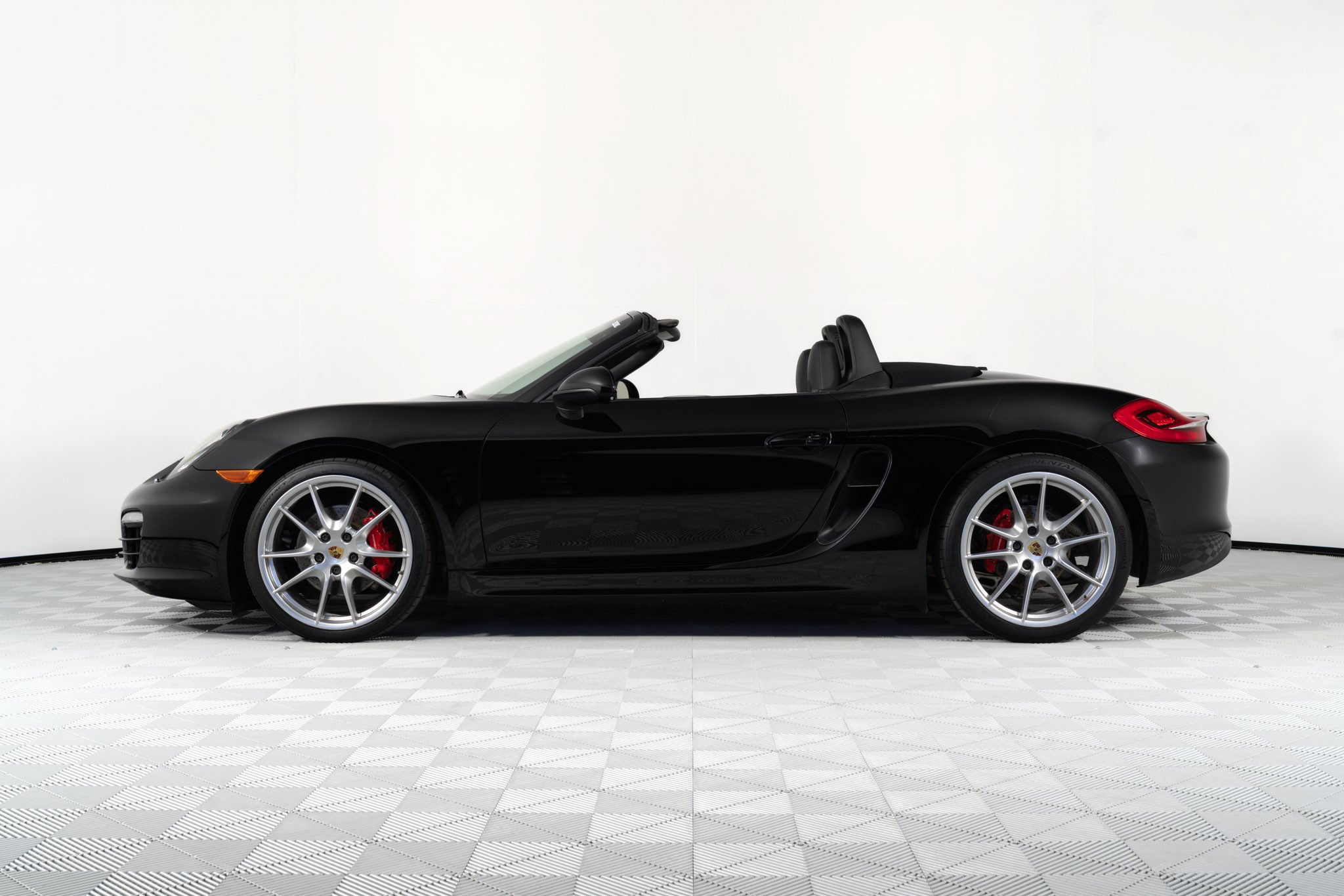 Used 2015 Porsche Boxster S RWD image 16