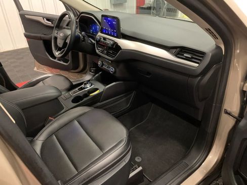 Used 2020 Ford Escape SE Sport image 39
