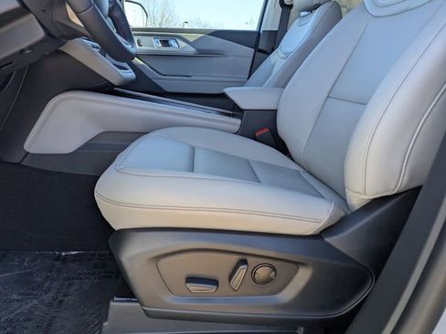 New 2026 Ford Explorer Active w/ Active Comfort Package image 12