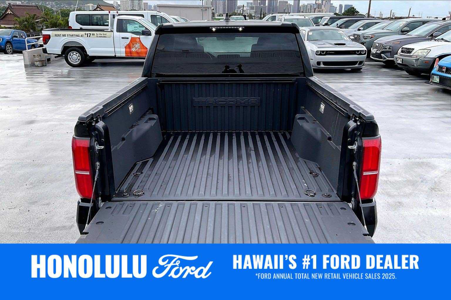 Used 2025 Toyota Tacoma SR5 AWD/4WD image 18