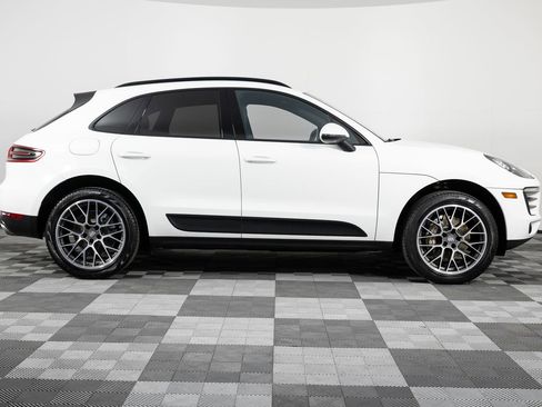 Used 2016 Porsche Macan S w/ Infotainment Package image 9