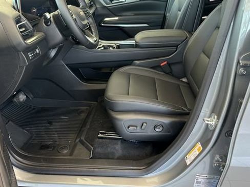 New 2026 Chevrolet Traverse LT image 9