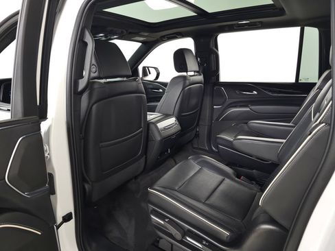 Used 2022 Cadillac Escalade ESV Sport AWD/4WD image 38