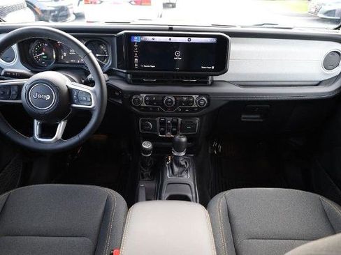 Used 2025 Jeep Wrangler Unlimited Sahara w/ Safety Group AWD/4WD image 21