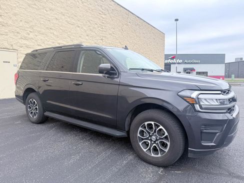 Used 2024 Ford Expedition Max XLT image 5
