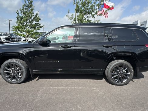 New 2026 Jeep Grand Cherokee L Limited AWD/4WD image 8