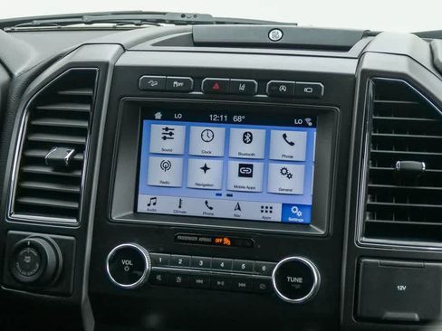 Used 2019 Ford Expedition Limited w/ Equipment Group 302A AWD/4WD image 12