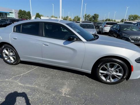 Used 2023 Dodge Charger SXT image 3