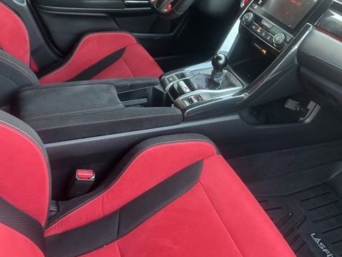 Used 2018 Honda Civic Type R image 9