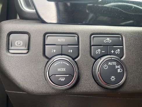 Used 2023 Chevrolet Silverado 1500 LT image 15