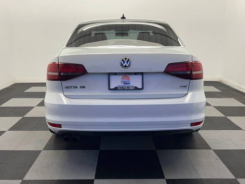 Used 2017 Volkswagen Jetta SE image 5