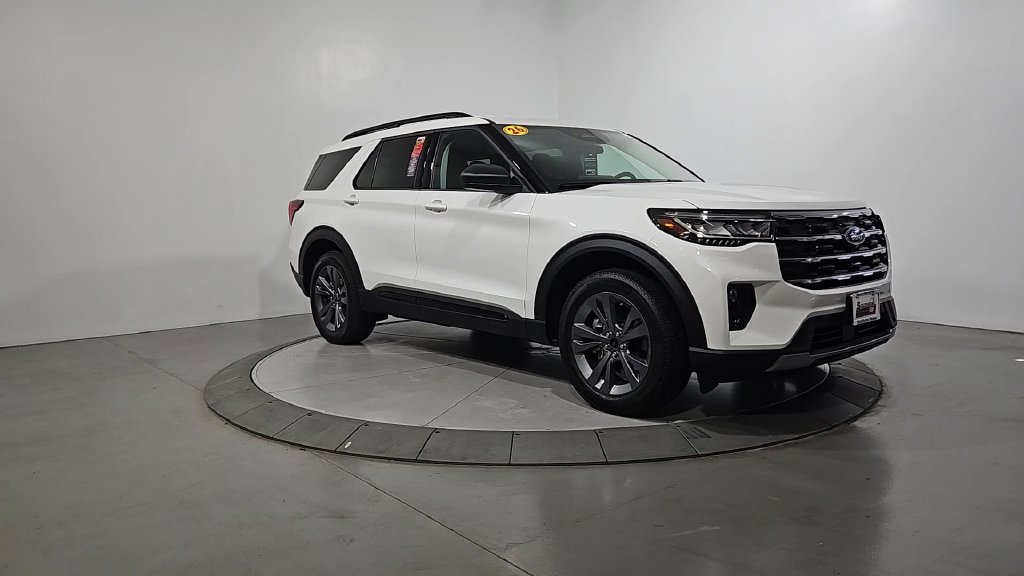 Used 2026 Ford Explorer Active w/ Active Comfort Package AWD/4WD image 8
