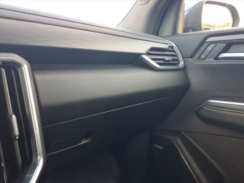 Used 2025 GMC Acadia Elevation image 20