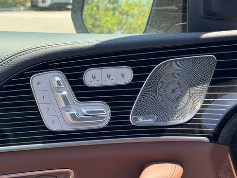 New 2026 Mercedes-Benz GLS 580 4MATIC image 17