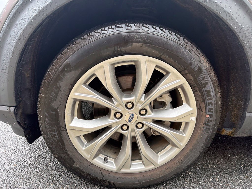 Used 2023 Ford Explorer Limited AWD/4WD image 10