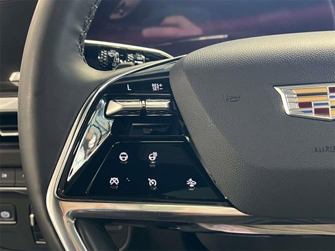 Certified 2025 Cadillac Escalade Premium Luxury image 23