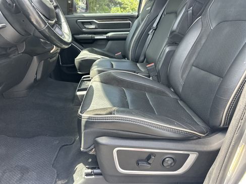 Used 2019 RAM 1500 Laramie RWD image 11