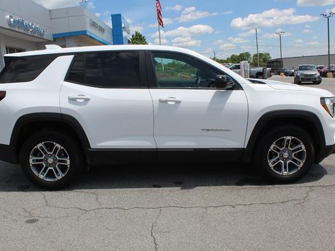 Used 2025 GMC Terrain Elevation AWD/4WD image 8