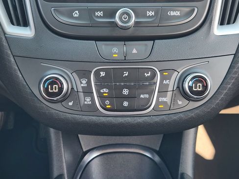 Used 2024 Chevrolet Malibu LT FWD image 19