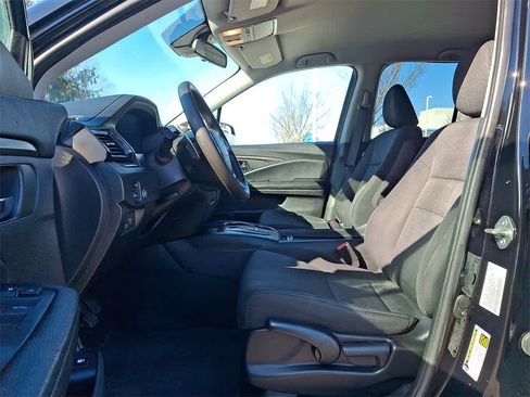 Used 2020 Honda Ridgeline Sport image 3