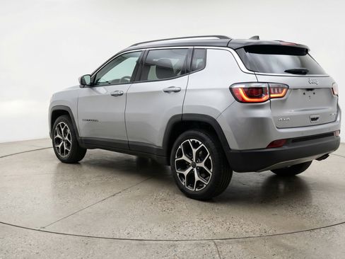 Used 2025 Jeep Compass Limited image 6