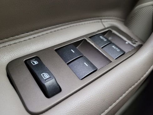 Used 2013 Lincoln MKX FWD image 27