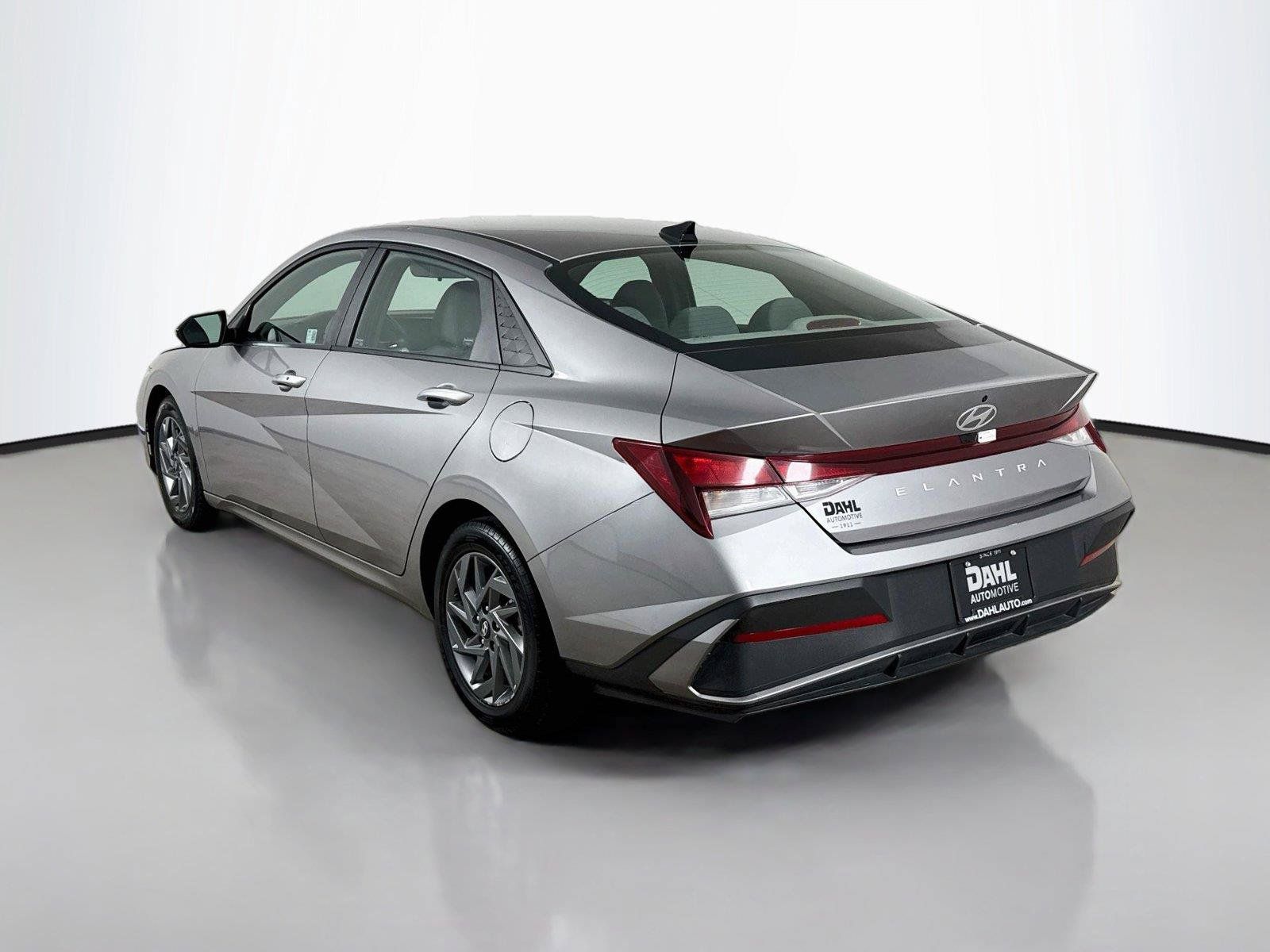 Used 2024 Hyundai Elantra SEL FWD image 10