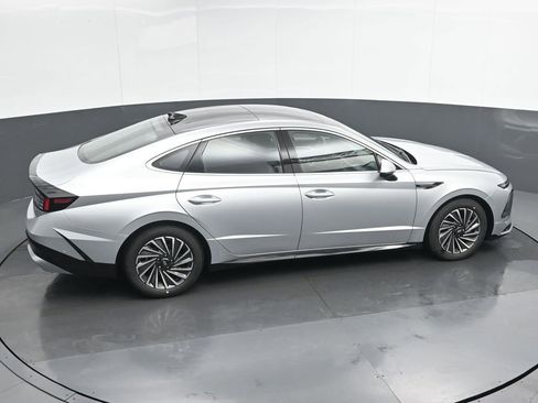 Used 2025 Hyundai Sonata Limited image 42