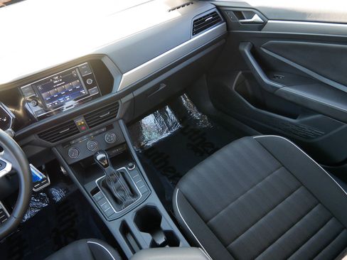 Certified 2024 Volkswagen Jetta Sport image 11