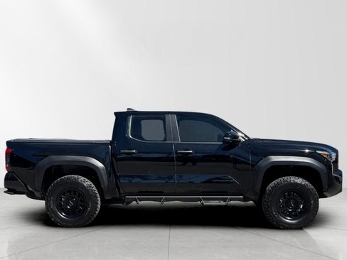 Used 2024 Toyota Tacoma TRD Off-Road w/ TRD Off Road Premium Package image 2