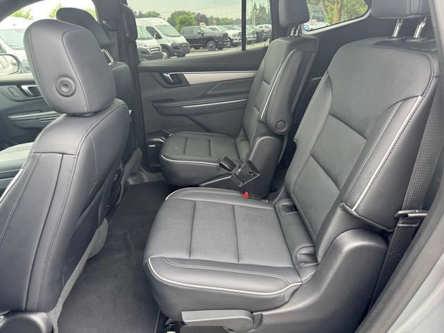 Used 2025 Buick Enclave Preferred AWD/4WD image 21