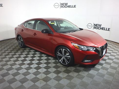 Used 2023 Nissan Sentra SR w/ Electronics Package FWD image 4